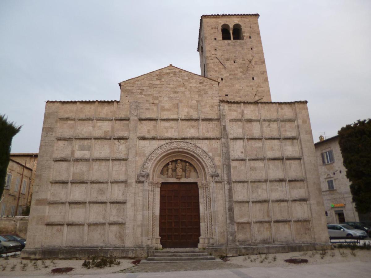 B&B Terra Di Mezzo Ascoli Piceno Bagian luar foto