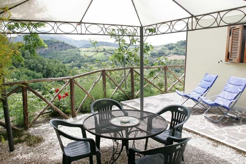 B&B Terra Di Mezzo Ascoli Piceno Bagian luar foto